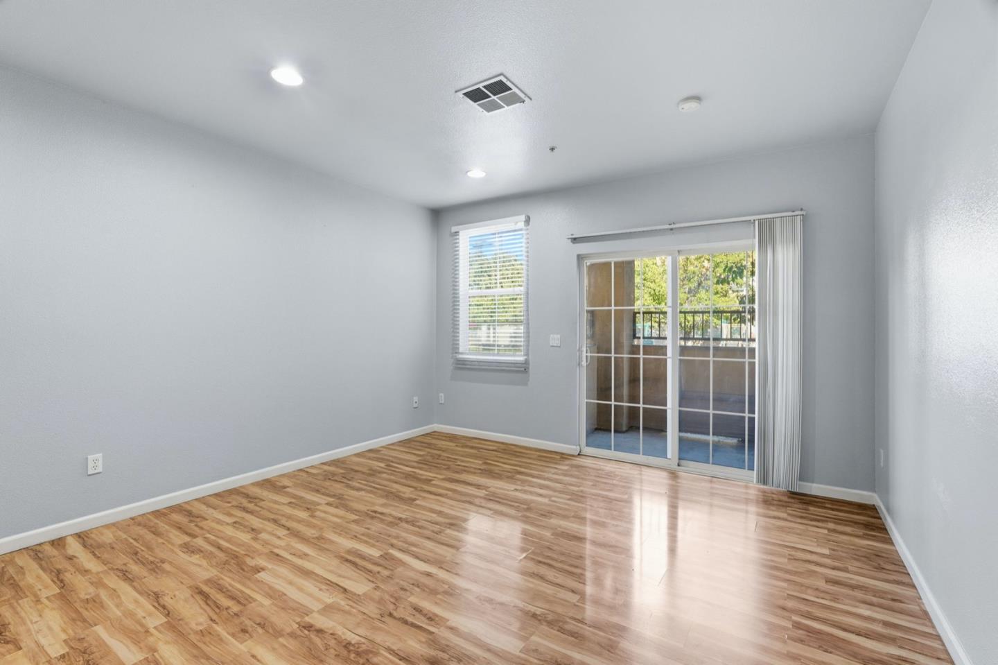 Detail Gallery Image 2 of 37 For 88 N Jackson Ave #127,  San Jose,  CA 95116 - 2 Beds | 2 Baths