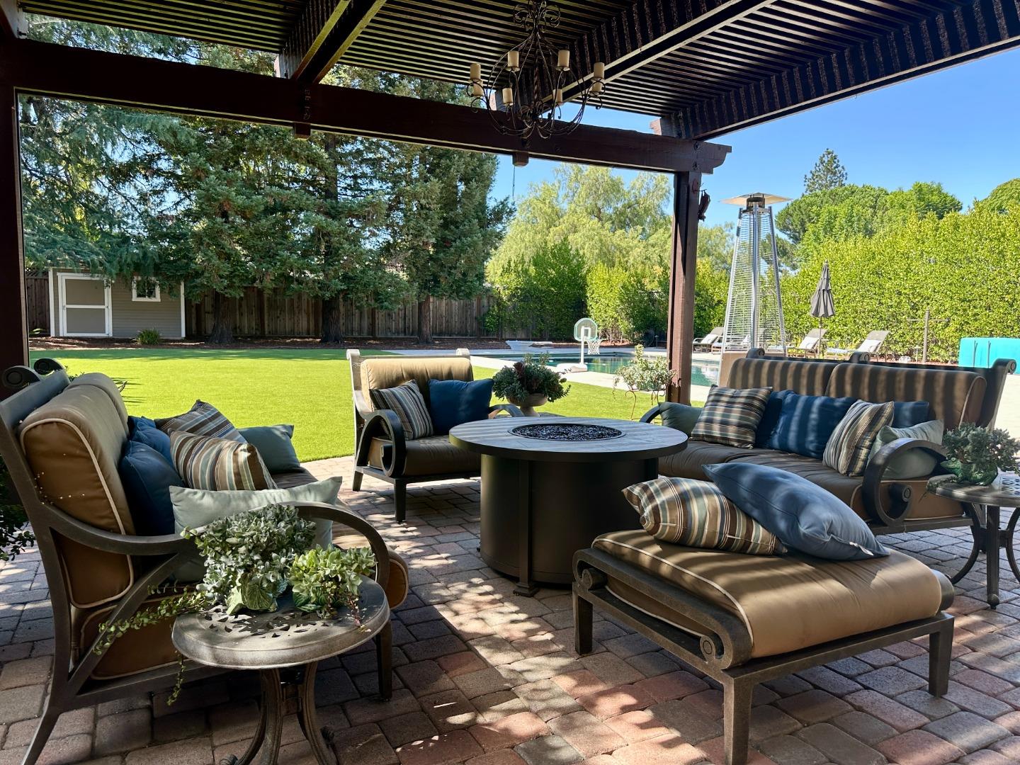 Detail Gallery Image 3 of 8 For 14421 Lenray Ln, San Jose,  CA 95124 - 5 Beds | 4 Baths