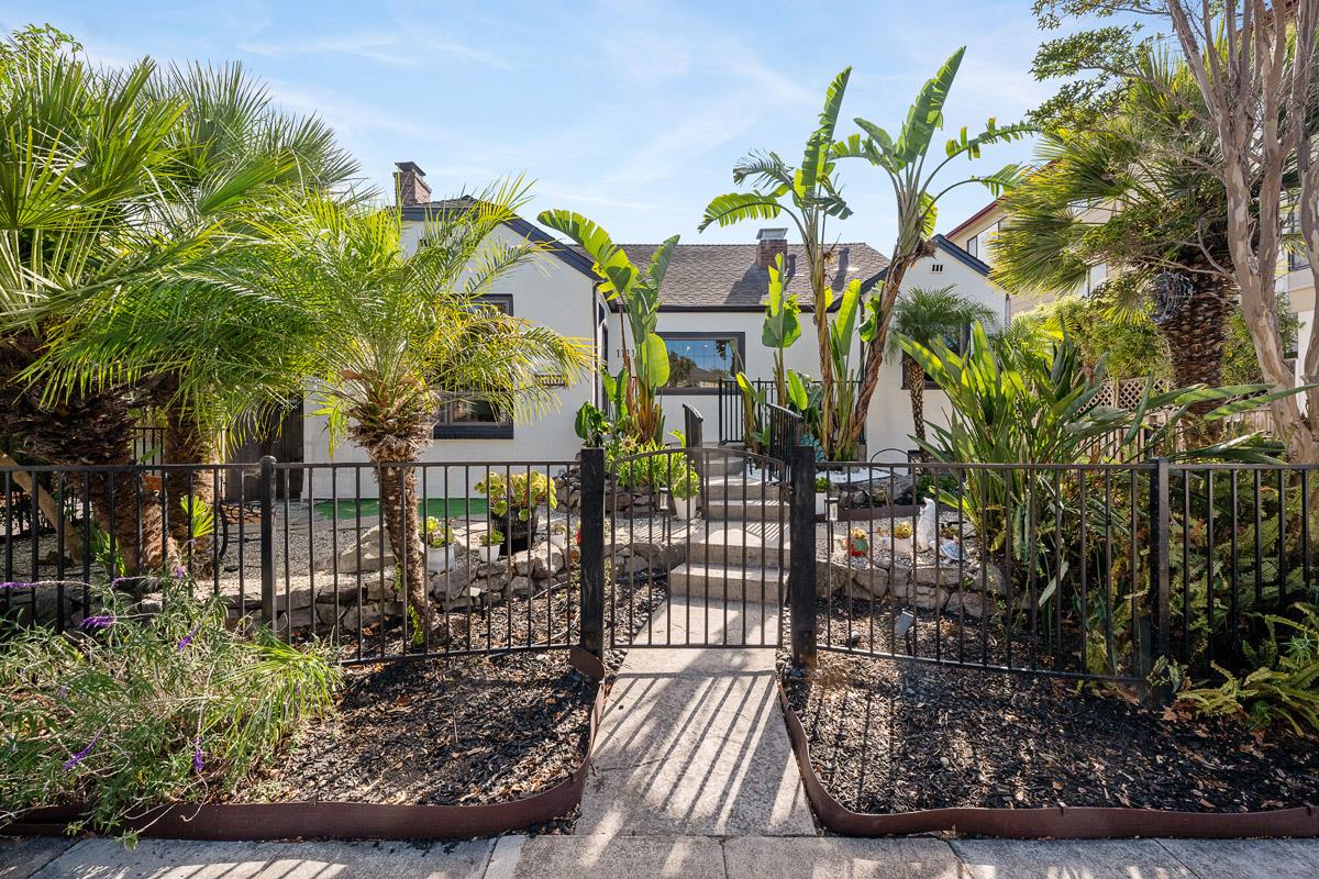 Front Image Thumbnail for ML82022278