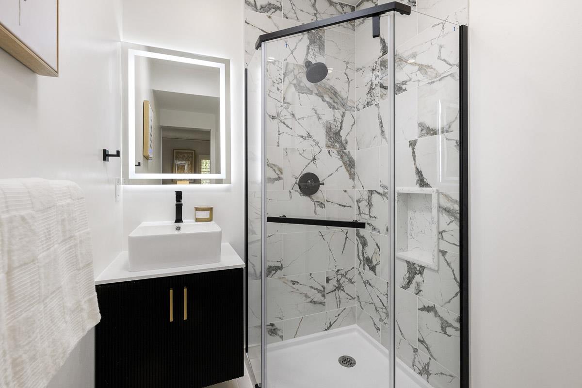 Detail Gallery Image 25 of 60 For 1111 Laguna Ave, Burlingame,  CA 94010 - 6 Beds | 4 Baths