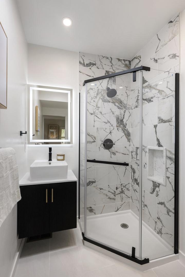 Detail Gallery Image 26 of 60 For 1111 Laguna Ave, Burlingame,  CA 94010 - 6 Beds | 4 Baths