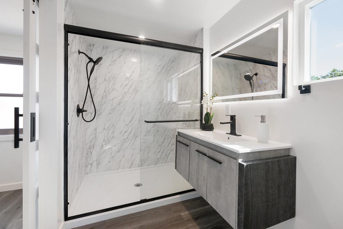 Detail Gallery Image 34 of 60 For 1111 Laguna Ave, Burlingame,  CA 94010 - 6 Beds | 4 Baths