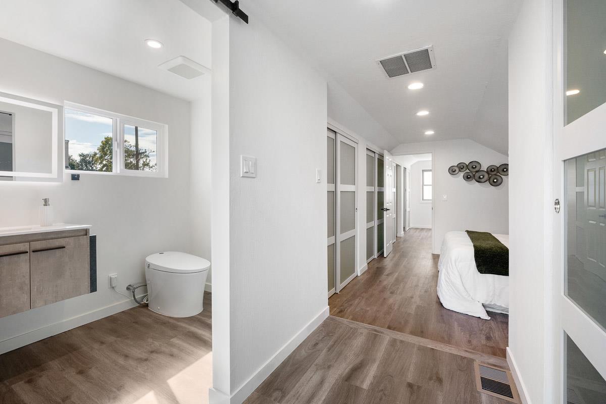 Detail Gallery Image 35 of 60 For 1111 Laguna Ave, Burlingame,  CA 94010 - 6 Beds | 4 Baths