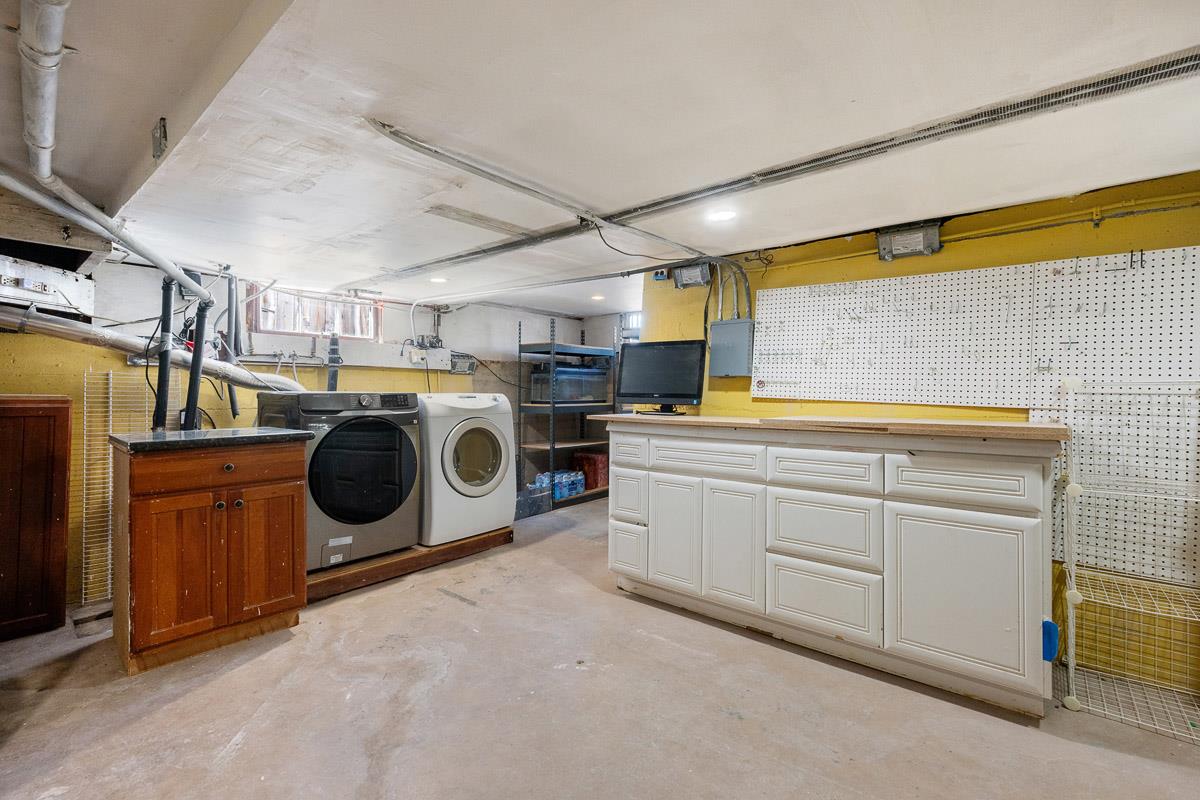 Detail Gallery Image 41 of 60 For 1111 Laguna Ave, Burlingame,  CA 94010 - 6 Beds | 4 Baths