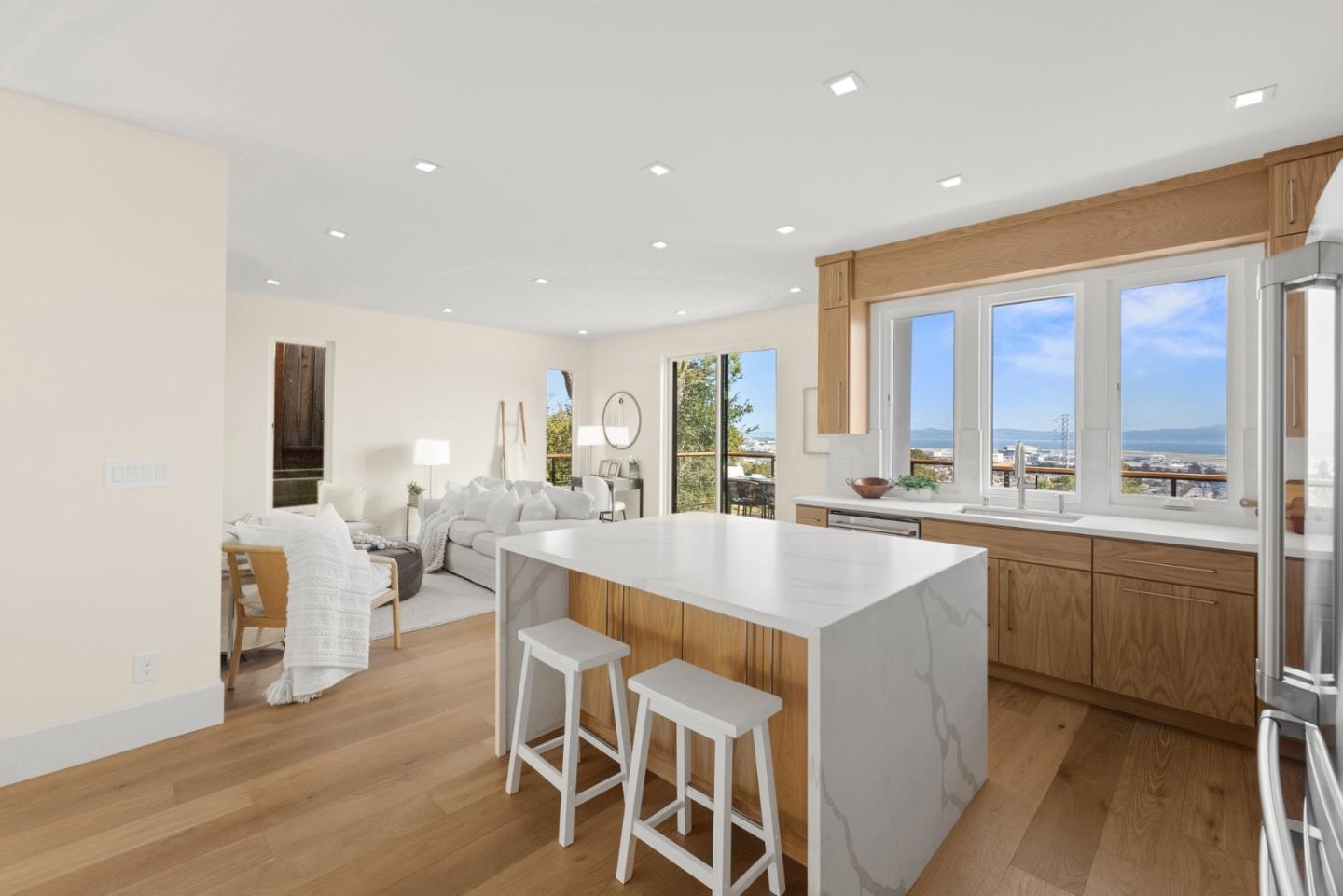 Detail Gallery Image 12 of 36 For 842 Clearfield Dr, Millbrae,  CA 94030 - 4 Beds | 3 Baths