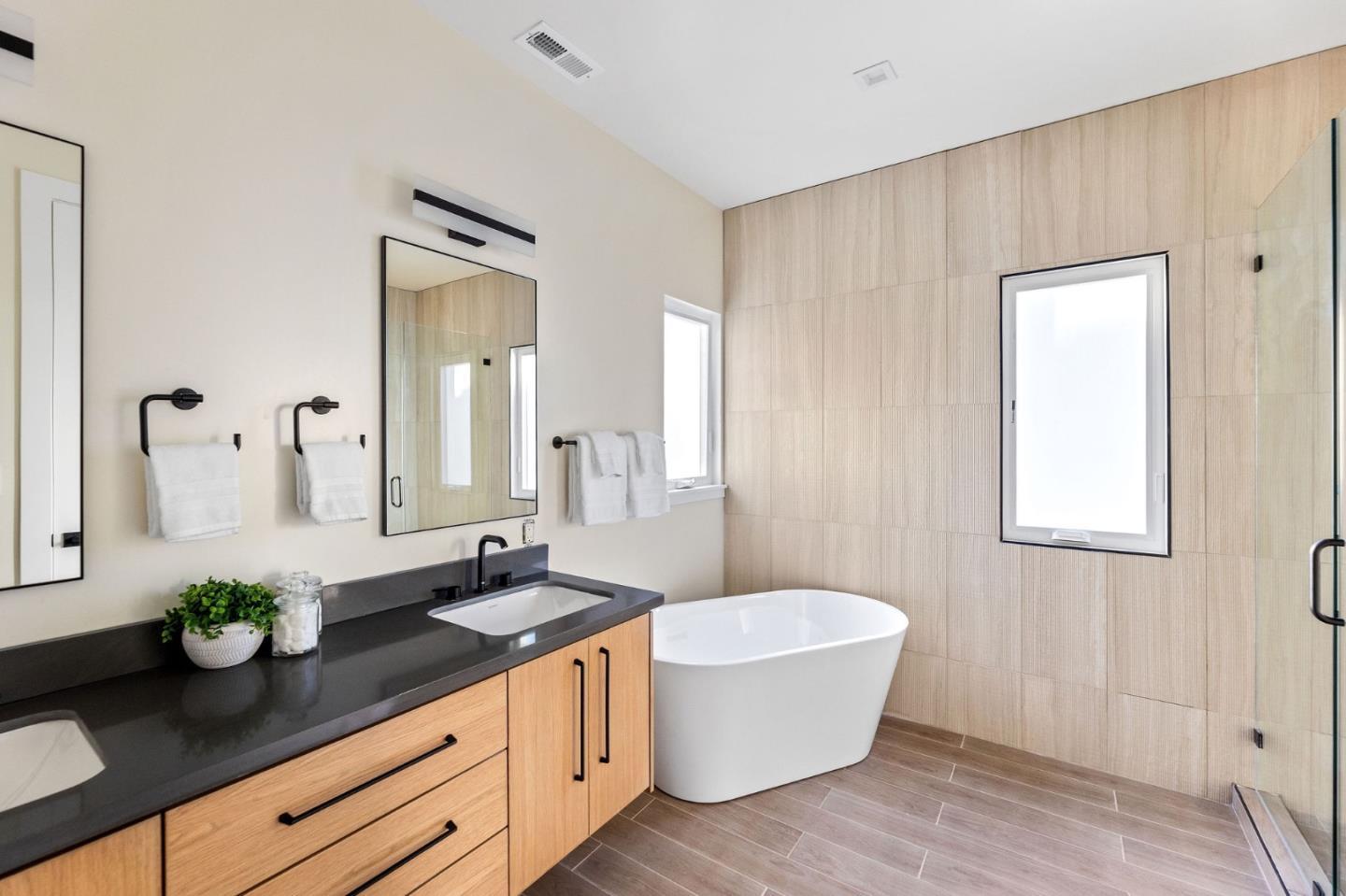 Detail Gallery Image 33 of 36 For 842 Clearfield Dr, Millbrae,  CA 94030 - 4 Beds | 3 Baths