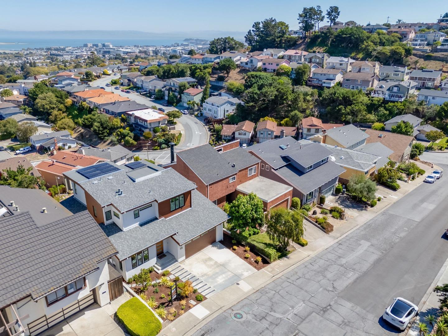 Detail Gallery Image 35 of 36 For 842 Clearfield Dr, Millbrae,  CA 94030 - 4 Beds | 3 Baths