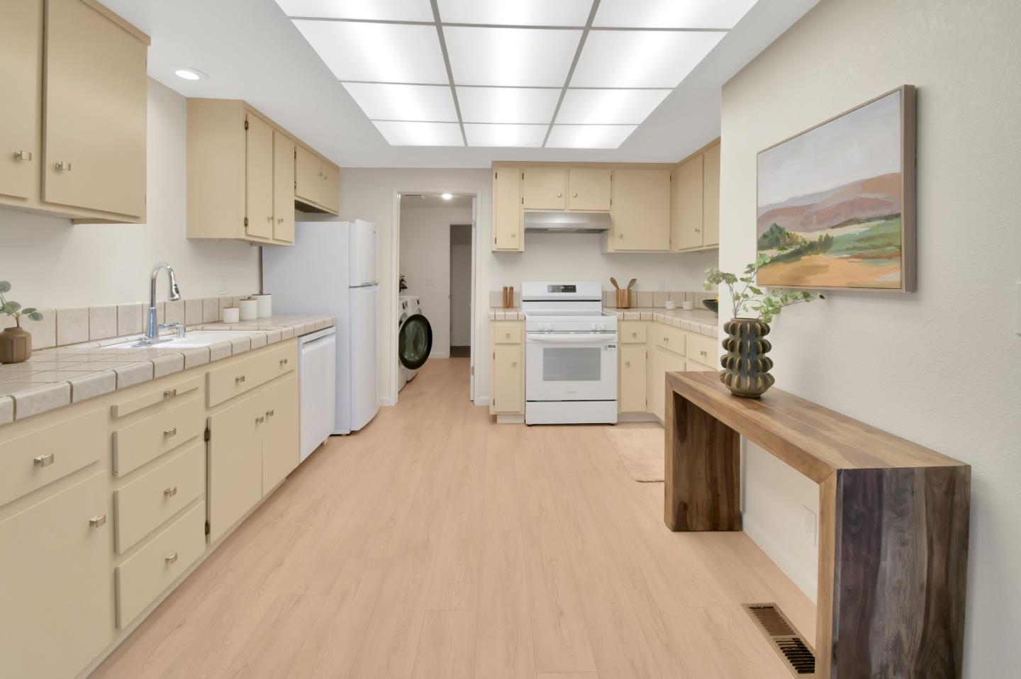 Detail Gallery Image 16 of 69 For 7392 Tulare Hill Dr, San Jose,  CA 95139 - 3 Beds | 2/1 Baths