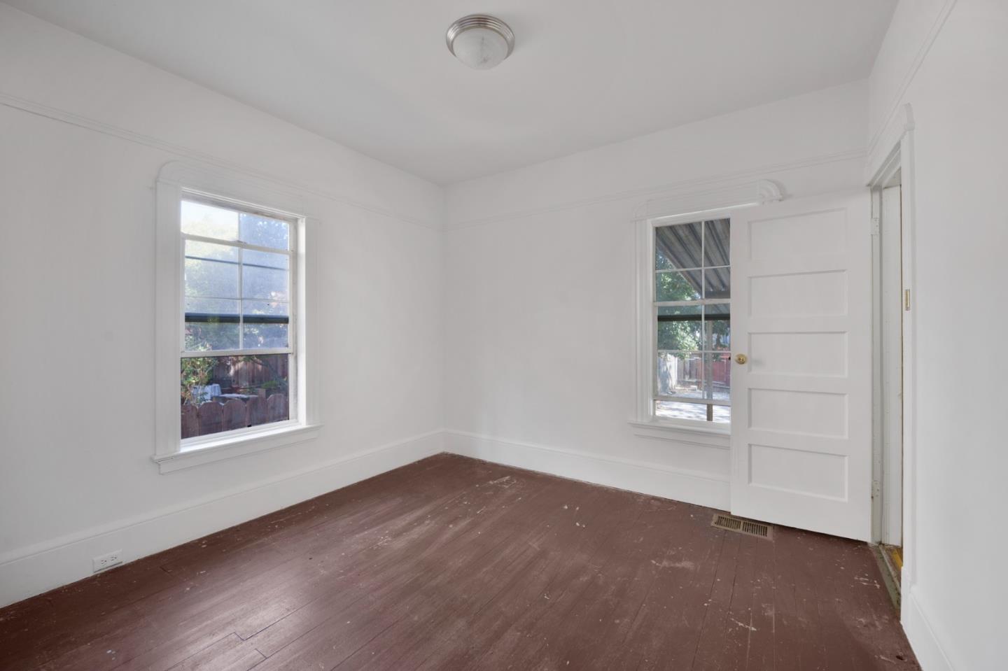 Detail Gallery Image 13 of 32 For 674 S 5th St, San Jose,  CA 95112 - 3 Beds | 3/1 Baths