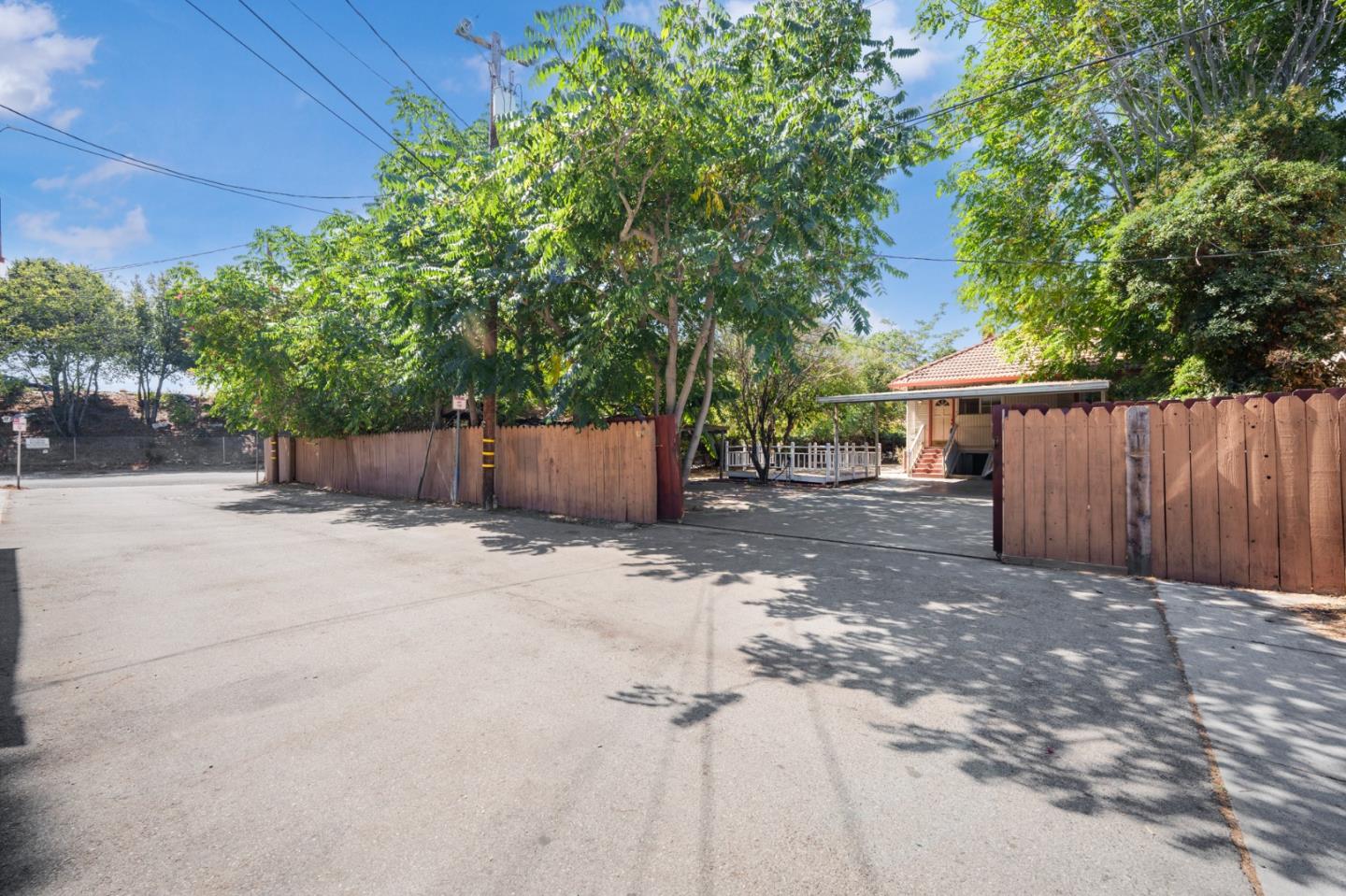 Detail Gallery Image 21 of 32 For 674 S 5th St, San Jose,  CA 95112 - 3 Beds | 3/1 Baths