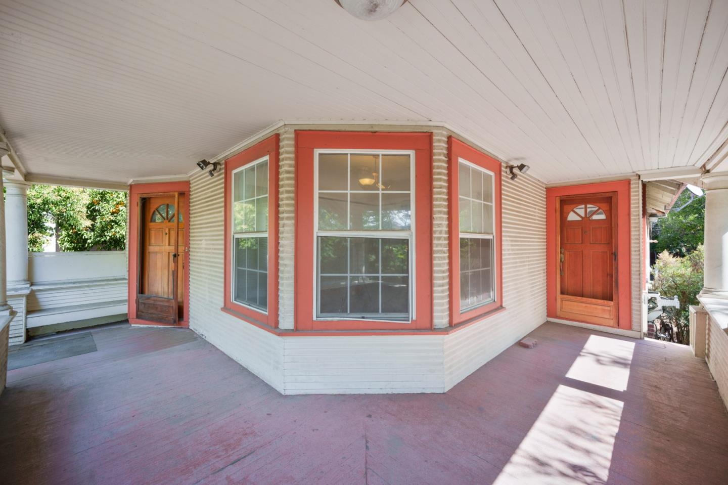 Detail Gallery Image 3 of 32 For 674 S 5th St, San Jose,  CA 95112 - 3 Beds | 3/1 Baths