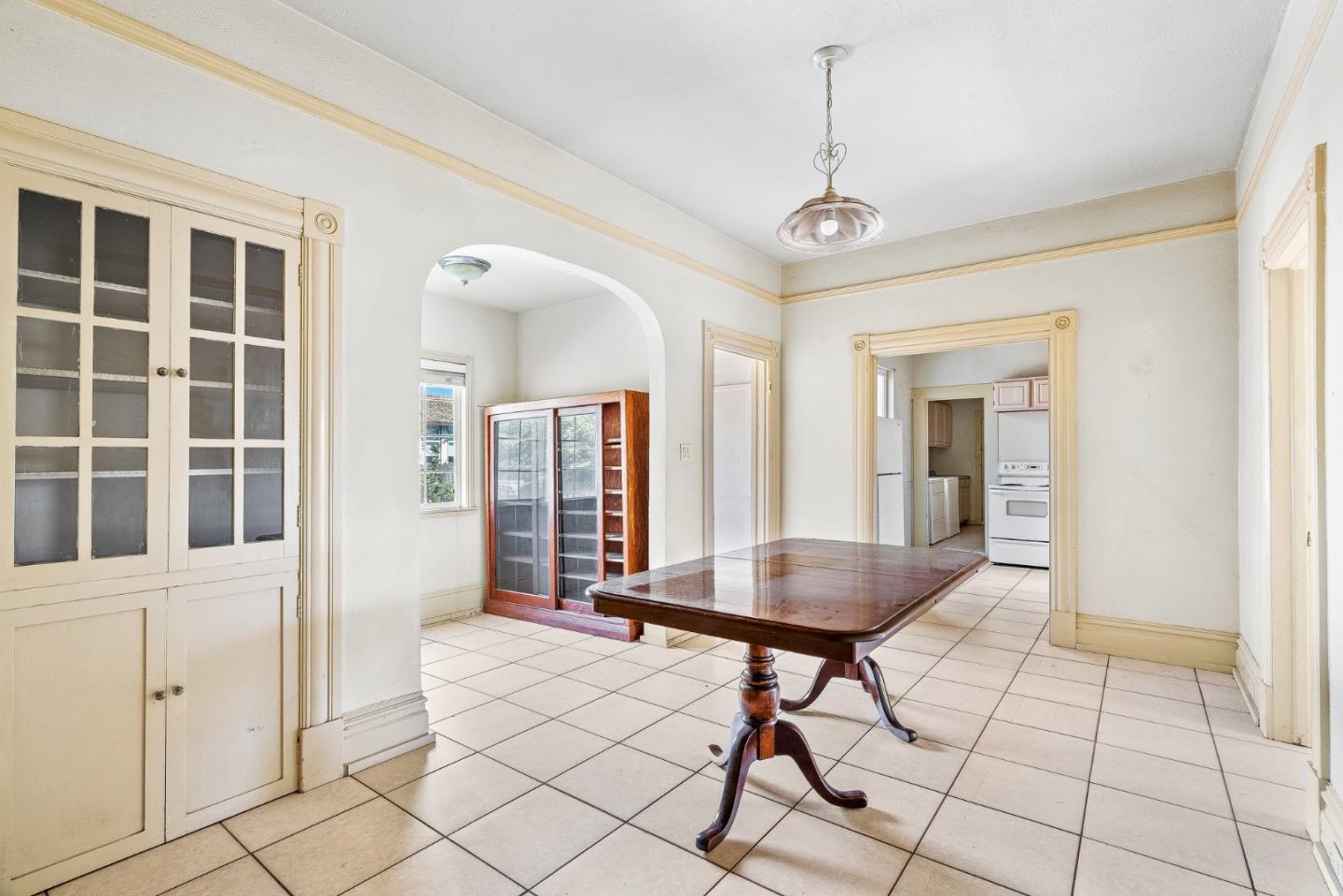 Detail Gallery Image 16 of 49 For 20-22 Hitchcock Rd, Salinas,  CA 93908 - 5 Beds | 3 Baths