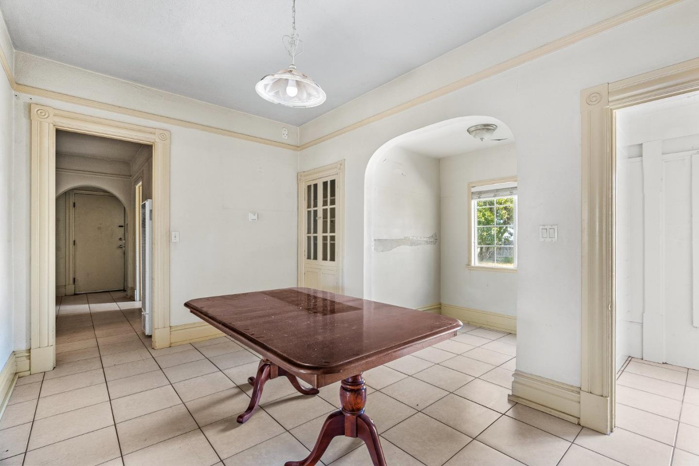 Detail Gallery Image 18 of 49 For 20-22 Hitchcock Rd, Salinas,  CA 93908 - 5 Beds | 3 Baths