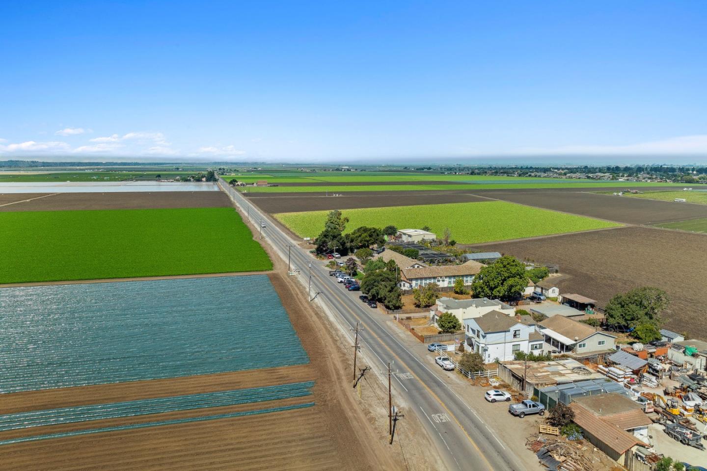 Detail Gallery Image 40 of 49 For 20-22 Hitchcock Rd, Salinas,  CA 93908 - 5 Beds | 3 Baths