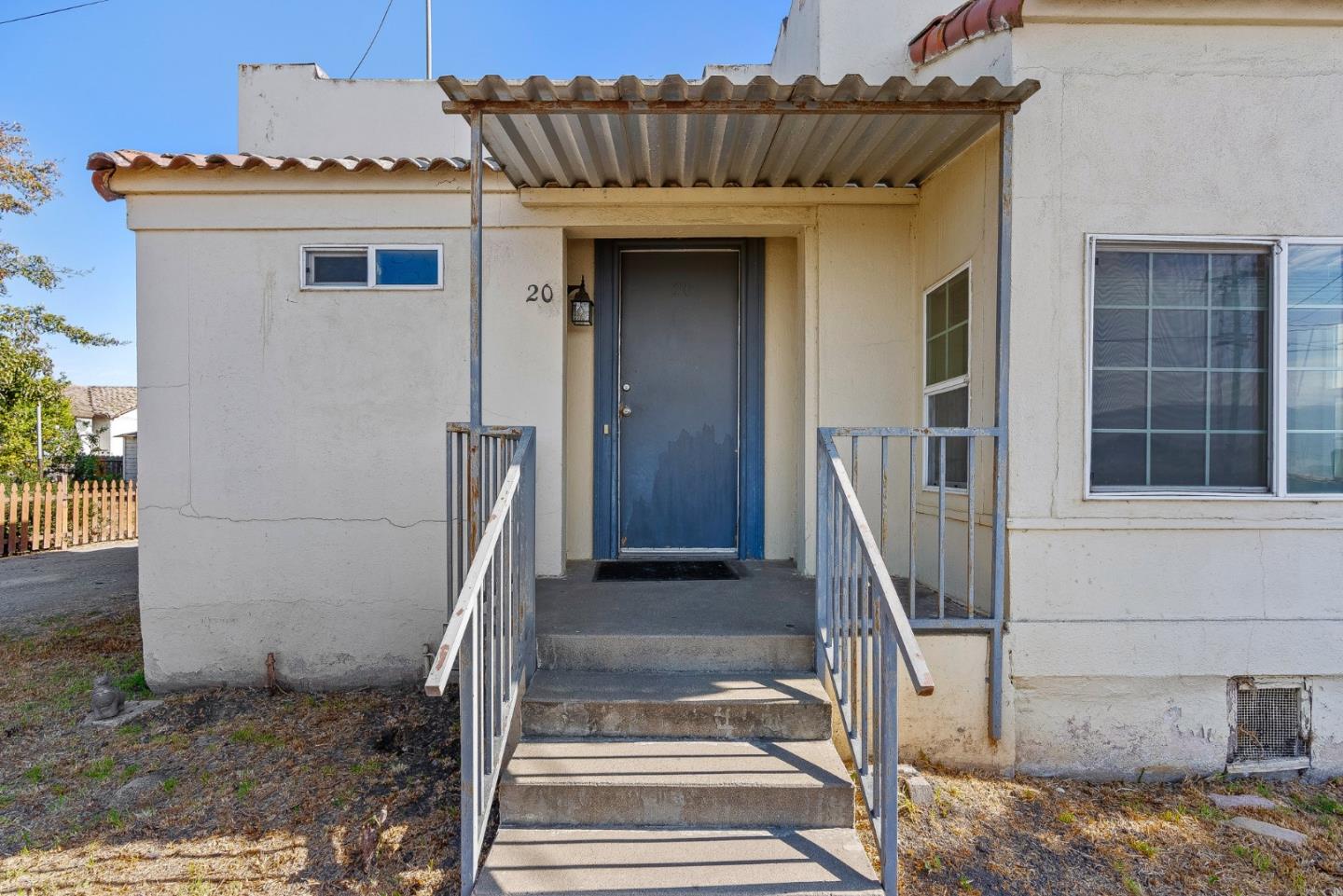 Detail Gallery Image 6 of 49 For 20-22 Hitchcock Rd, Salinas,  CA 93908 - 5 Beds | 3 Baths