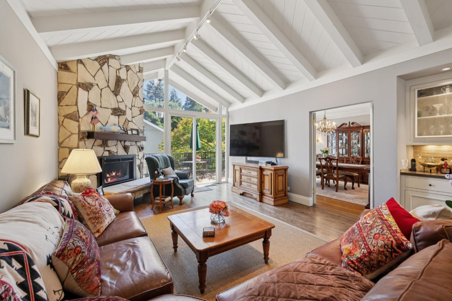 Detail Gallery Image 20 of 58 For 2301 Easton Dr, Burlingame,  CA 94010 - 3 Beds | 4 Baths