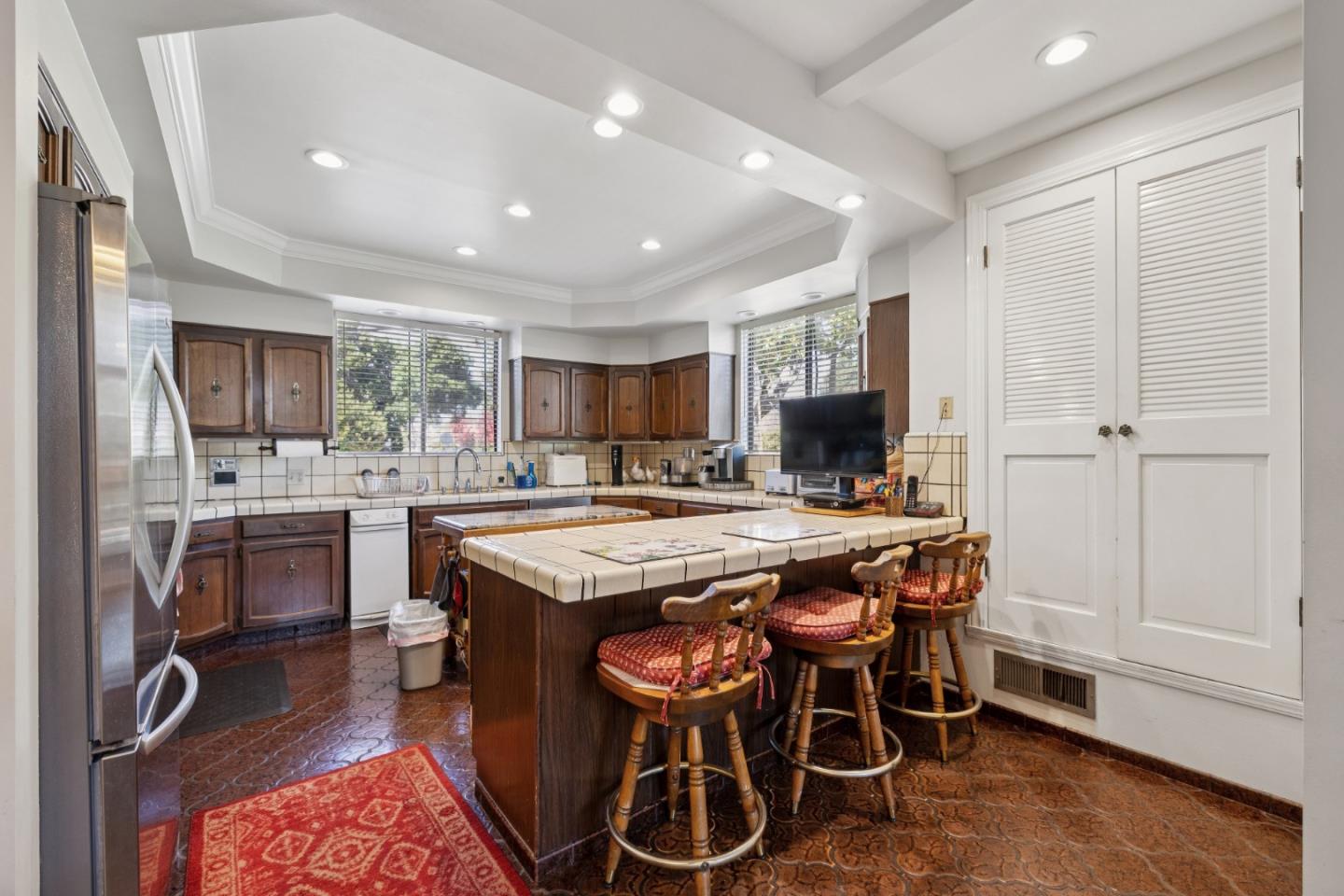 Detail Gallery Image 26 of 58 For 2301 Easton Dr, Burlingame,  CA 94010 - 3 Beds | 4 Baths