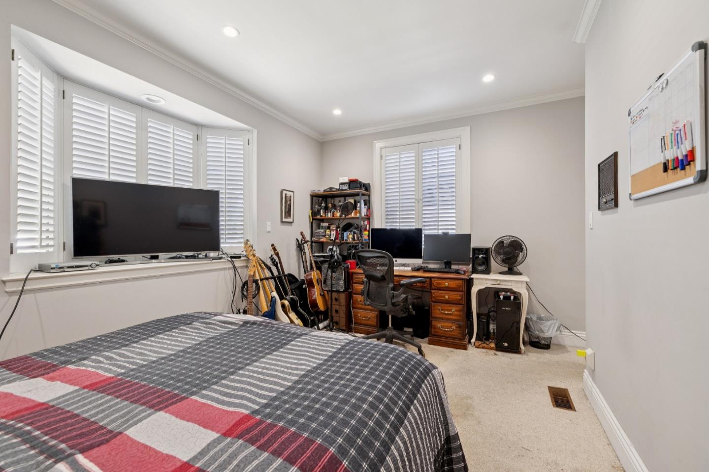 Detail Gallery Image 39 of 58 For 2301 Easton Dr, Burlingame,  CA 94010 - 3 Beds | 4 Baths