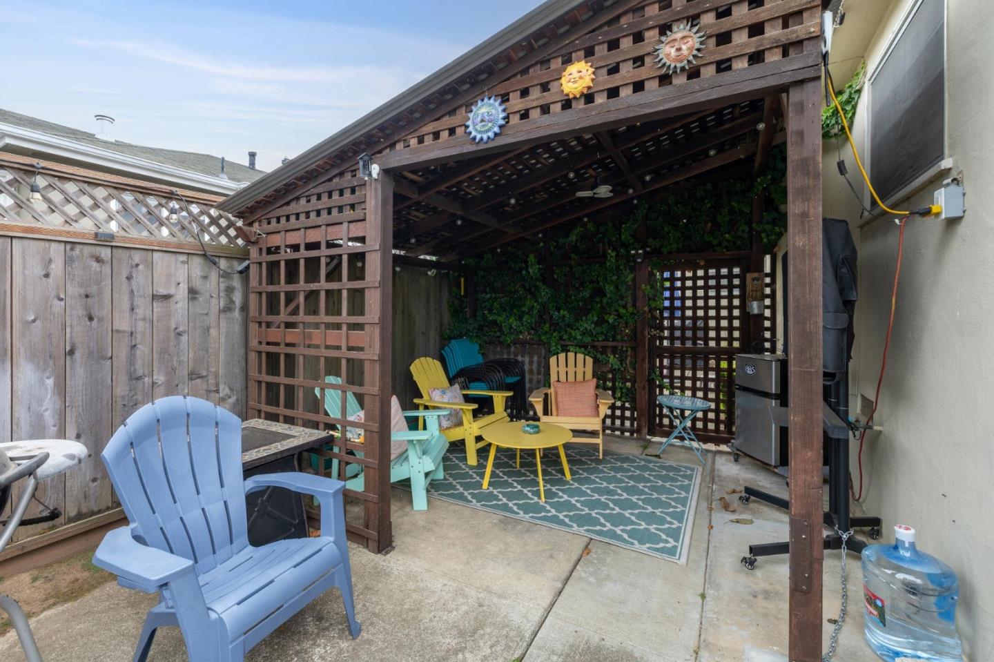 Detail Gallery Image 11 of 13 For 933 S B St, San Mateo,  CA 94401 - 4 Beds | 2 Baths