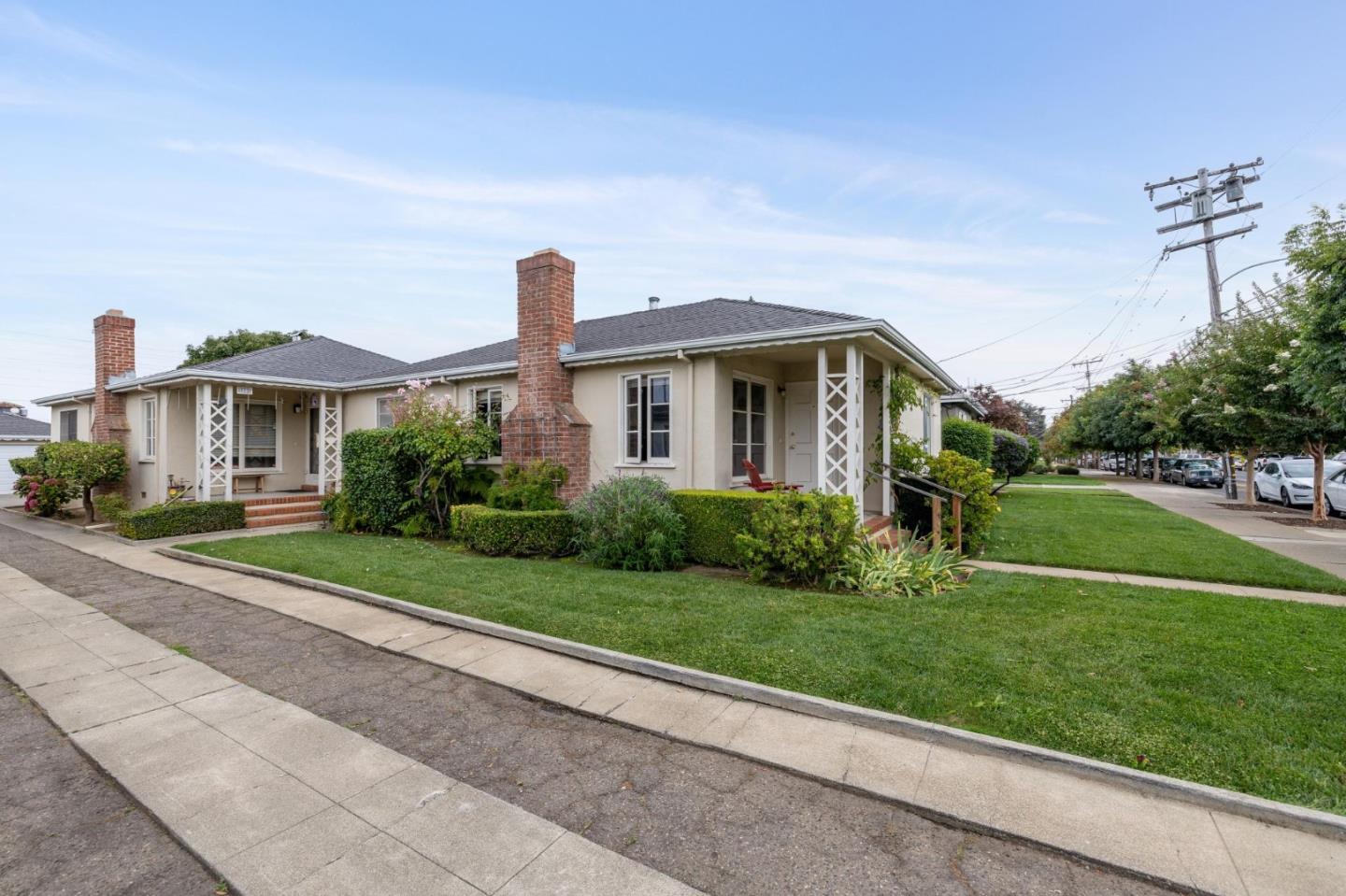 Detail Gallery Image 2 of 13 For 933 S B St, San Mateo,  CA 94401 - 4 Beds | 2 Baths