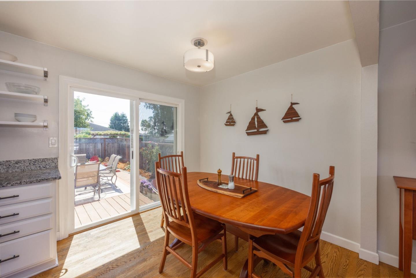 Detail Gallery Image 10 of 43 For 544 Grove St, Half Moon Bay,  CA 94019 - 4 Beds | 3 Baths