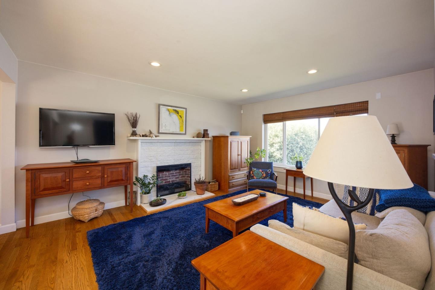 Detail Gallery Image 11 of 43 For 544 Grove St, Half Moon Bay,  CA 94019 - 4 Beds | 3 Baths