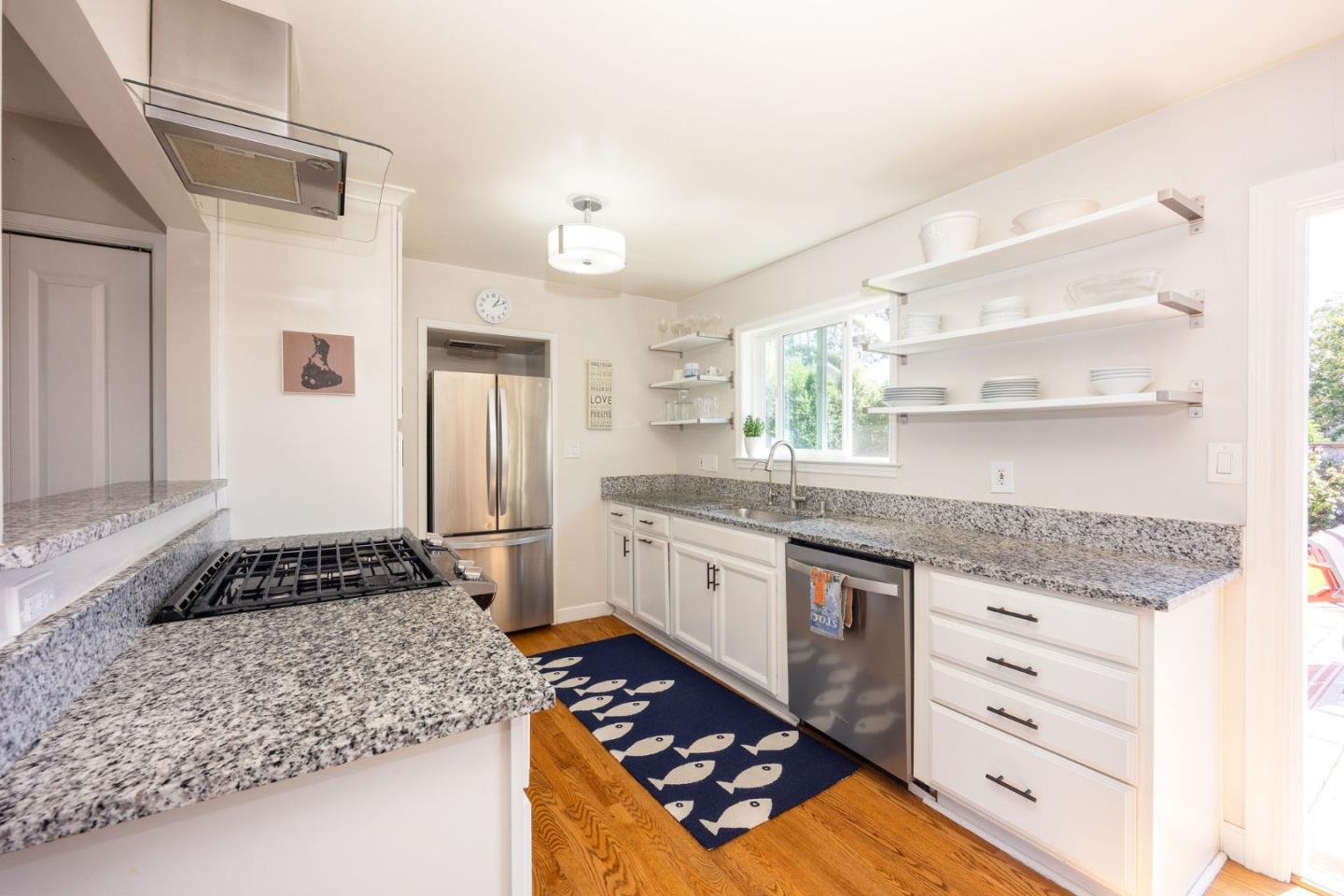 Detail Gallery Image 4 of 43 For 544 Grove St, Half Moon Bay,  CA 94019 - 4 Beds | 3 Baths