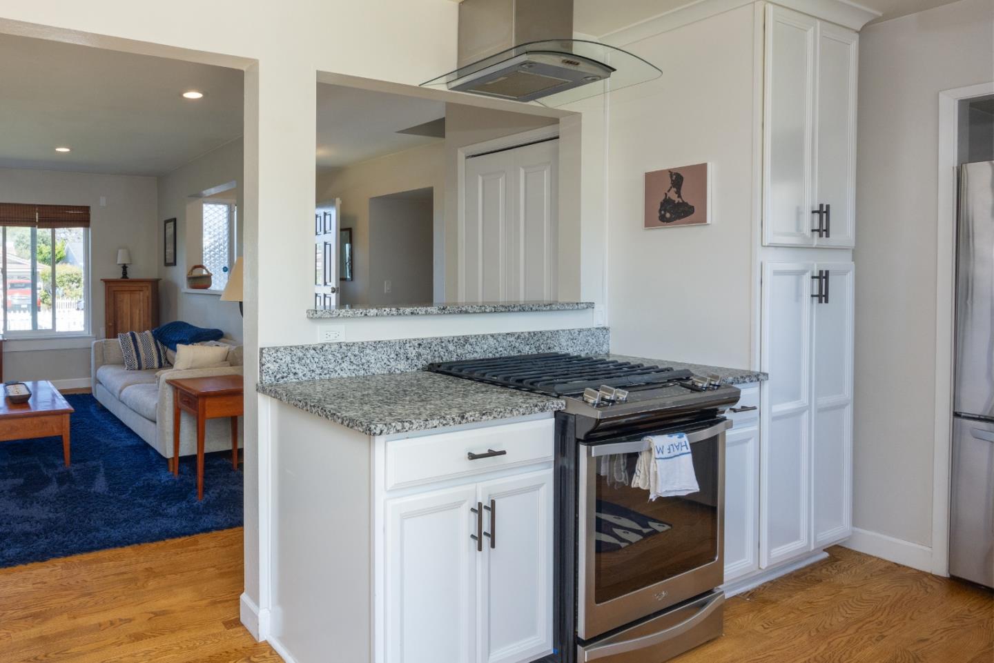 Detail Gallery Image 7 of 43 For 544 Grove St, Half Moon Bay,  CA 94019 - 4 Beds | 3 Baths