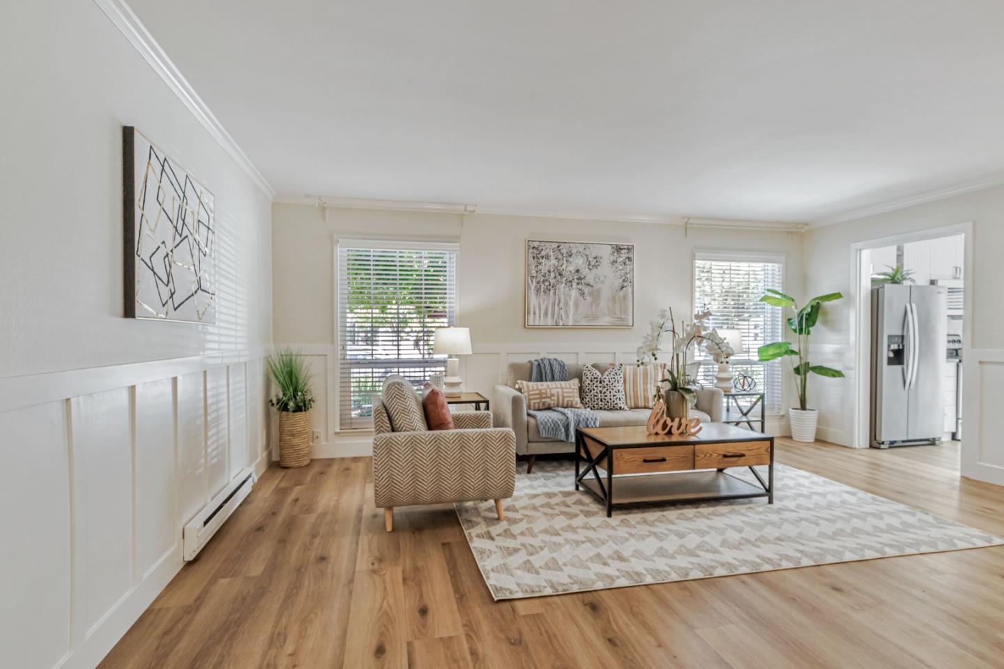 Detail Gallery Image 3 of 19 For 1935 Mount Vernon Ct #1,  Mountain View,  CA 94040 - 2 Beds | 2 Baths