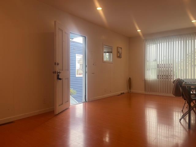 Detail Gallery Image 4 of 20 For 258 Flood Ave, San Francisco,  CA 94112 - 1 Beds | 1 Baths