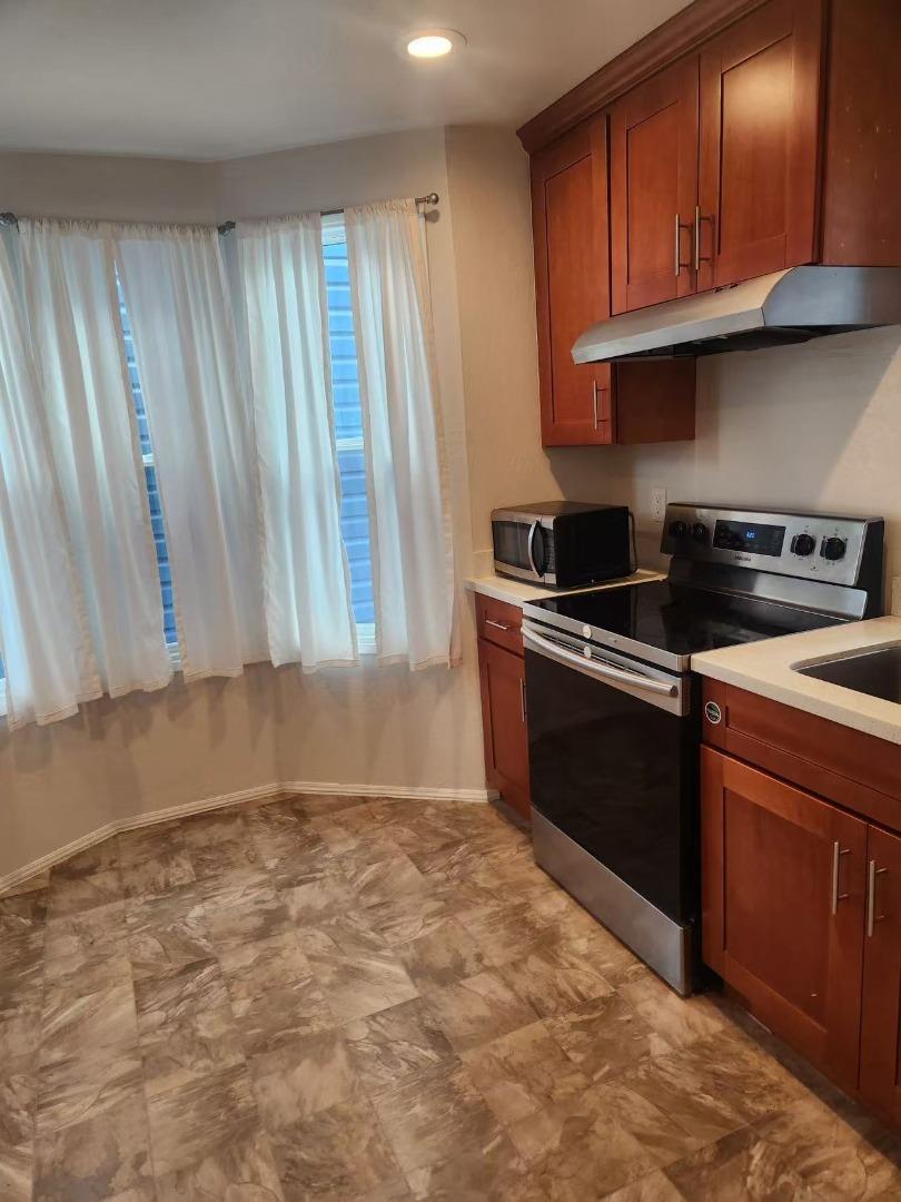 Detail Gallery Image 5 of 20 For 258 Flood Ave, San Francisco,  CA 94112 - 1 Beds | 1 Baths