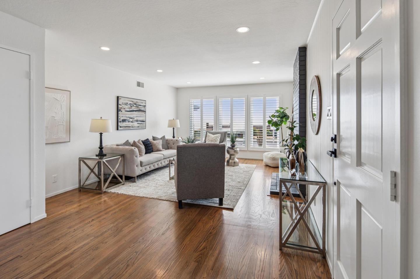 Detail Gallery Image 10 of 42 For 269 Beachview Ave, Pacifica,  CA 94044 - 3 Beds | 1 Baths