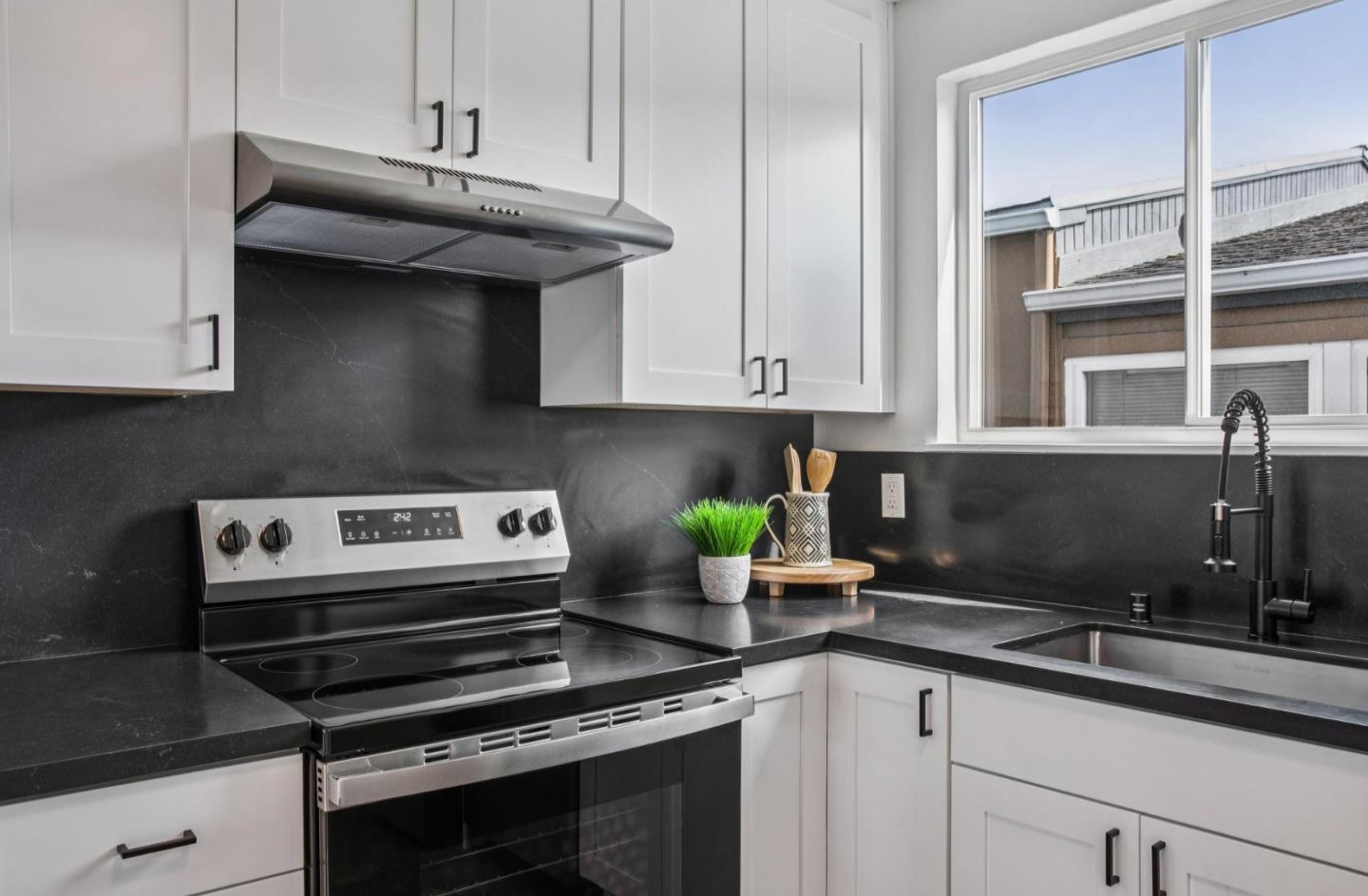 Detail Gallery Image 27 of 42 For 269 Beachview Ave, Pacifica,  CA 94044 - 3 Beds | 1 Baths