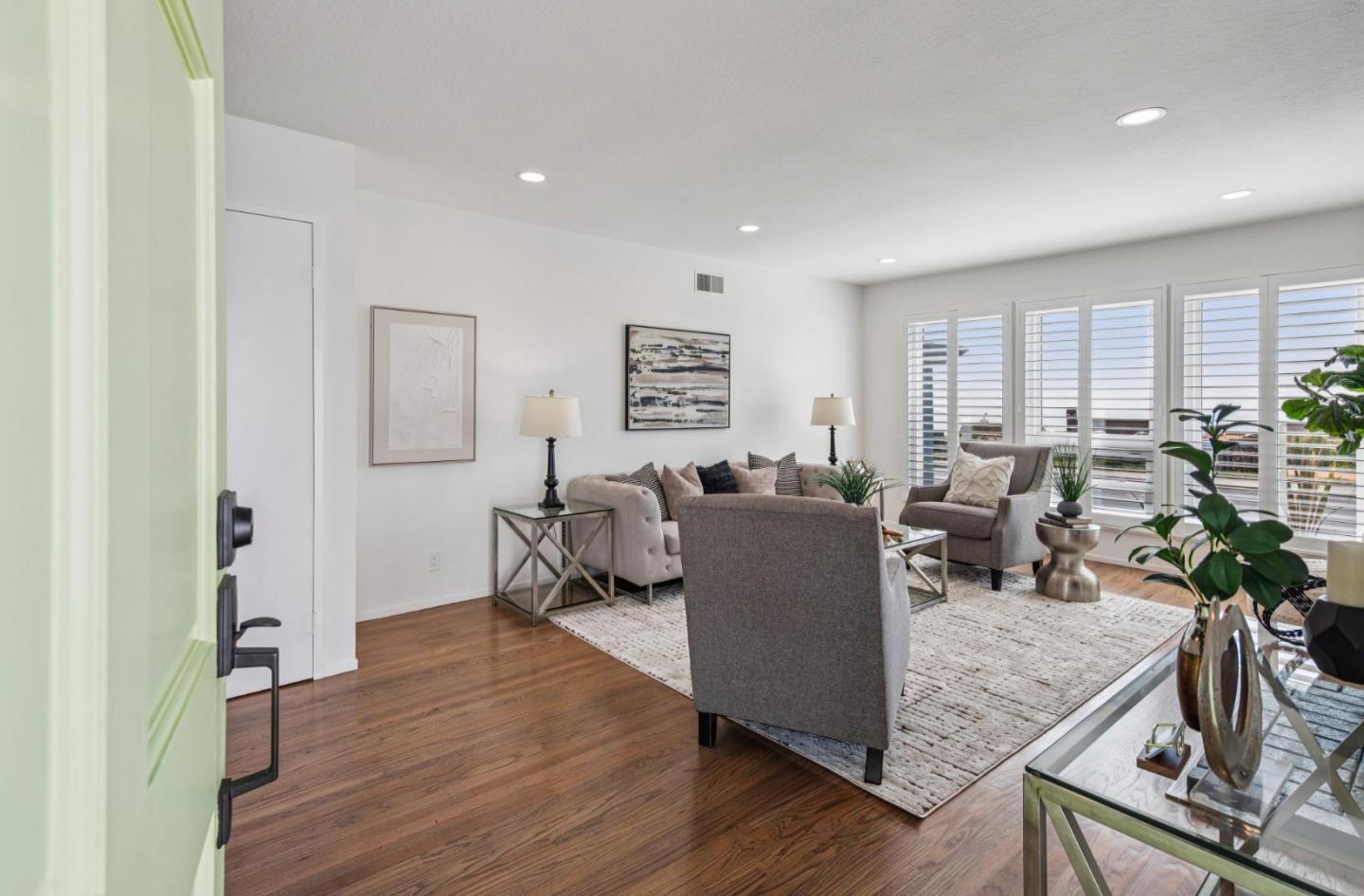 Detail Gallery Image 8 of 42 For 269 Beachview Ave, Pacifica,  CA 94044 - 3 Beds | 1 Baths