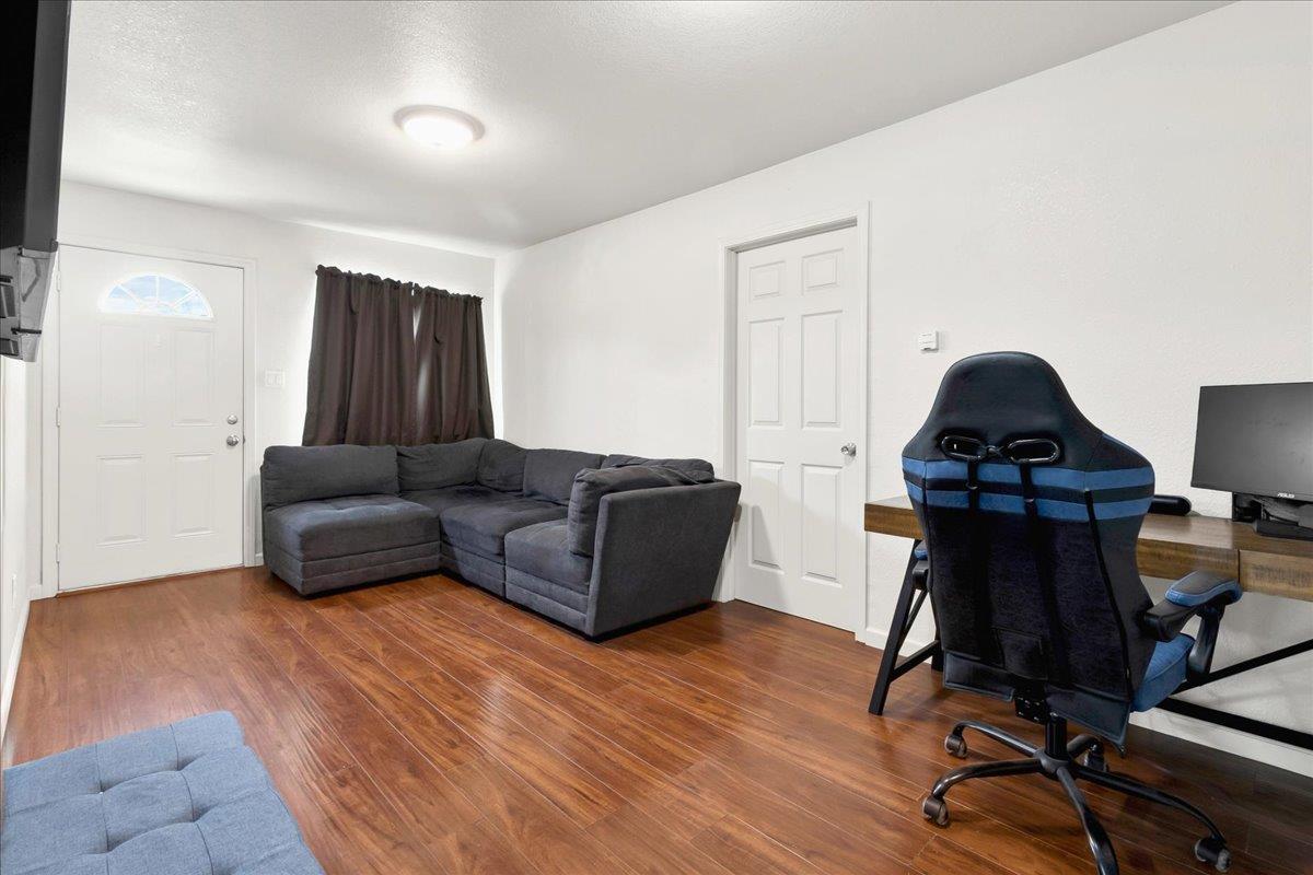 Detail Gallery Image 4 of 20 For 23 Capitol St, Salinas,  CA 93901 - 3 Beds | 1 Baths