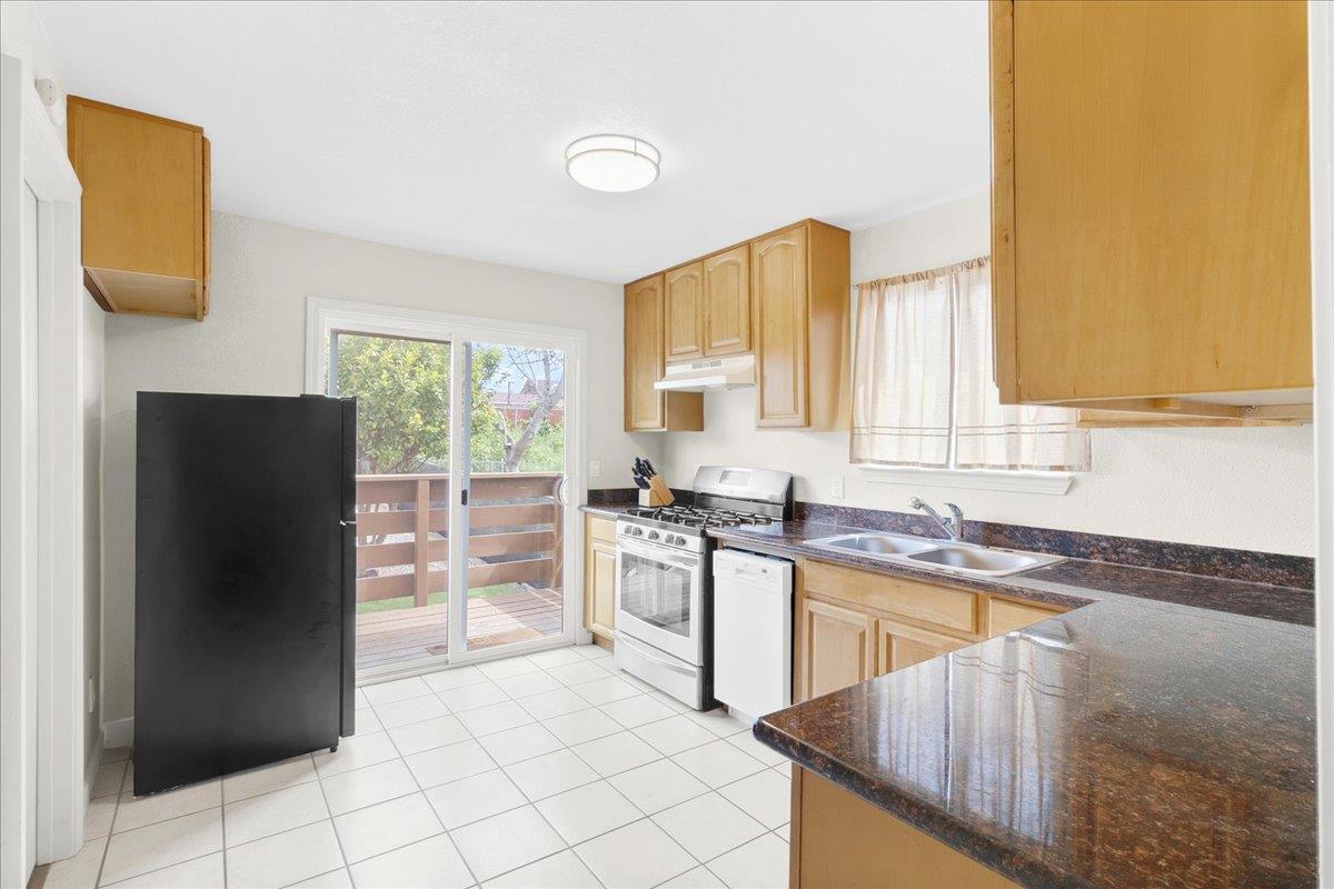 Detail Gallery Image 7 of 20 For 23 Capitol St, Salinas,  CA 93901 - 3 Beds | 1 Baths