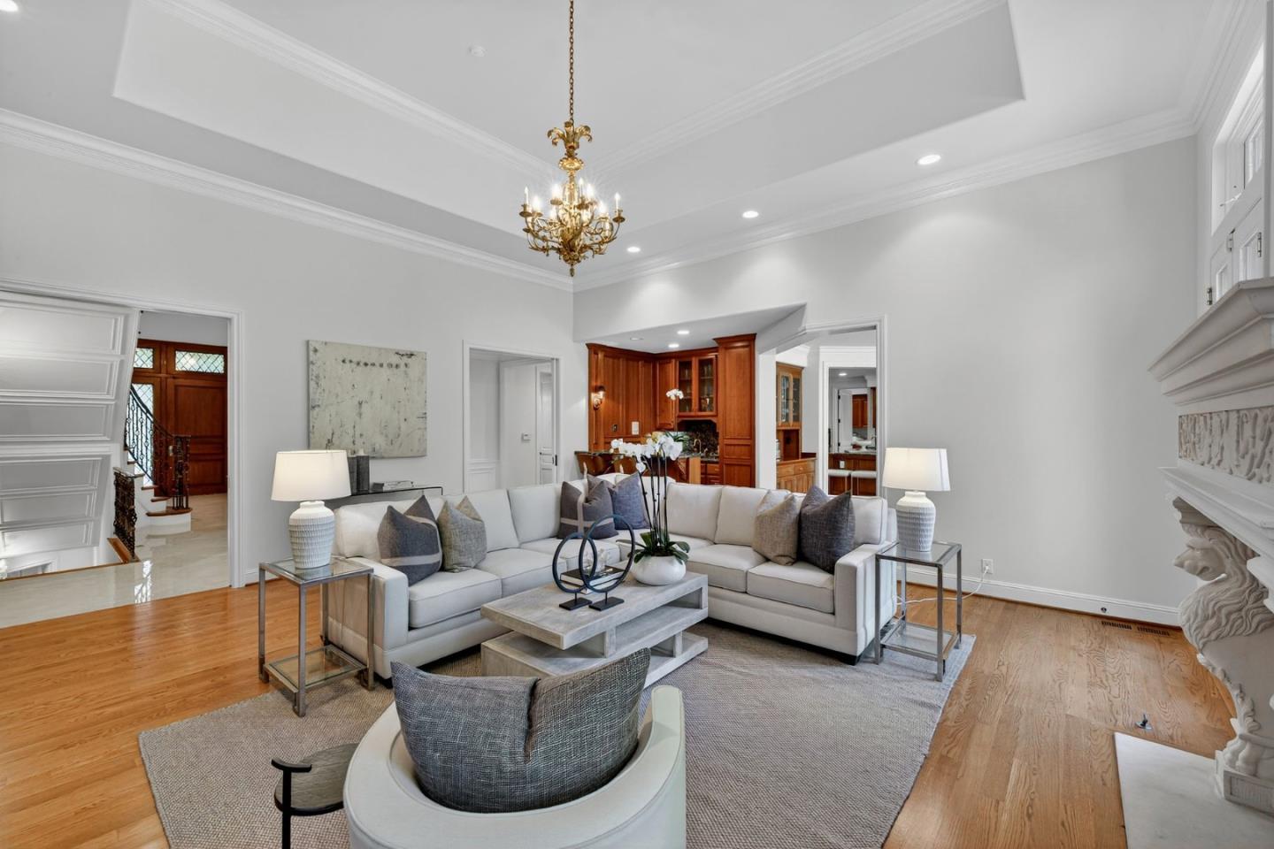 Detail Gallery Image 18 of 37 For 19825 Douglass Ln, Saratoga,  CA 95070 - 4 Beds | 5/1 Baths