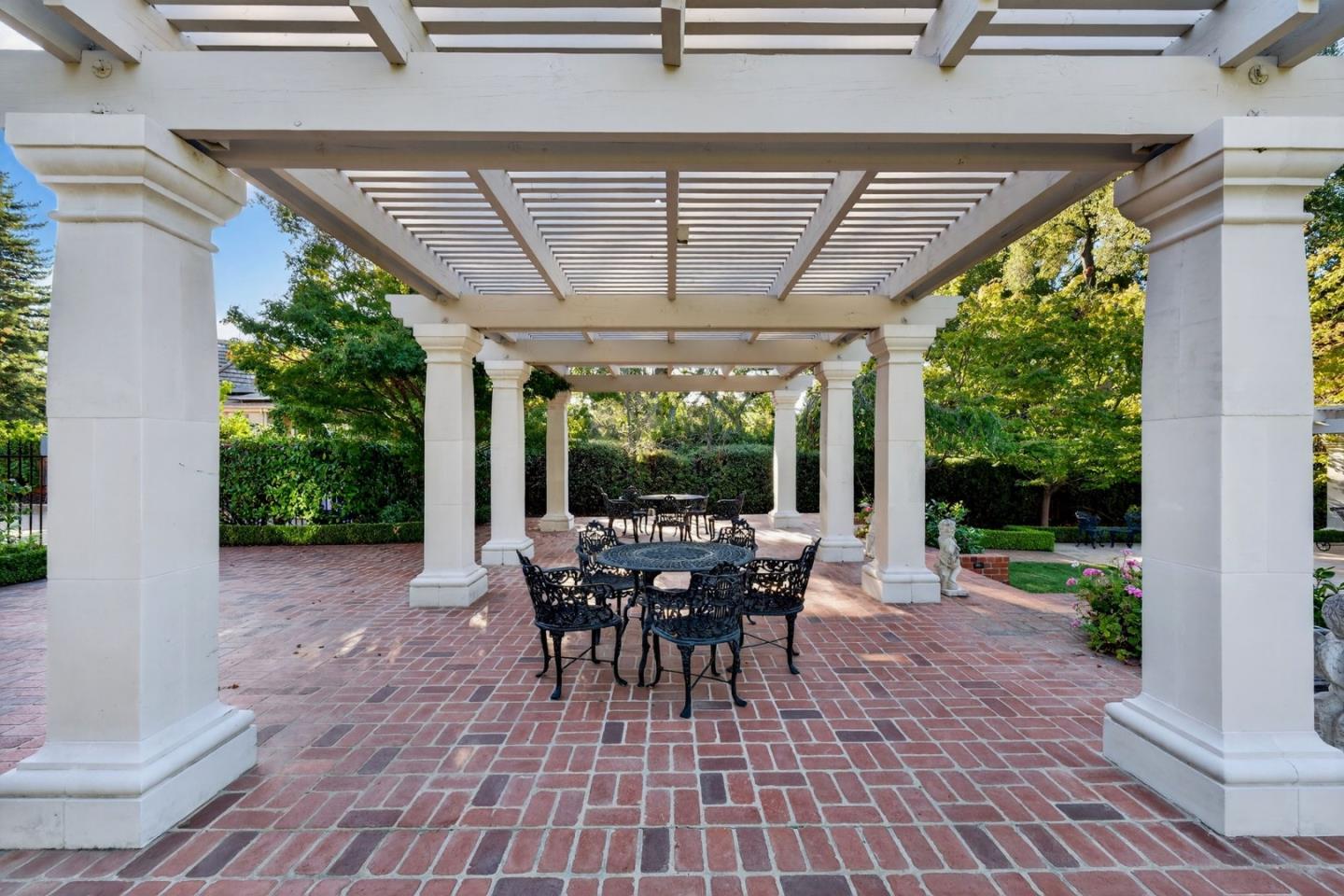 Detail Gallery Image 32 of 37 For 19825 Douglass Ln, Saratoga,  CA 95070 - 4 Beds | 5/1 Baths