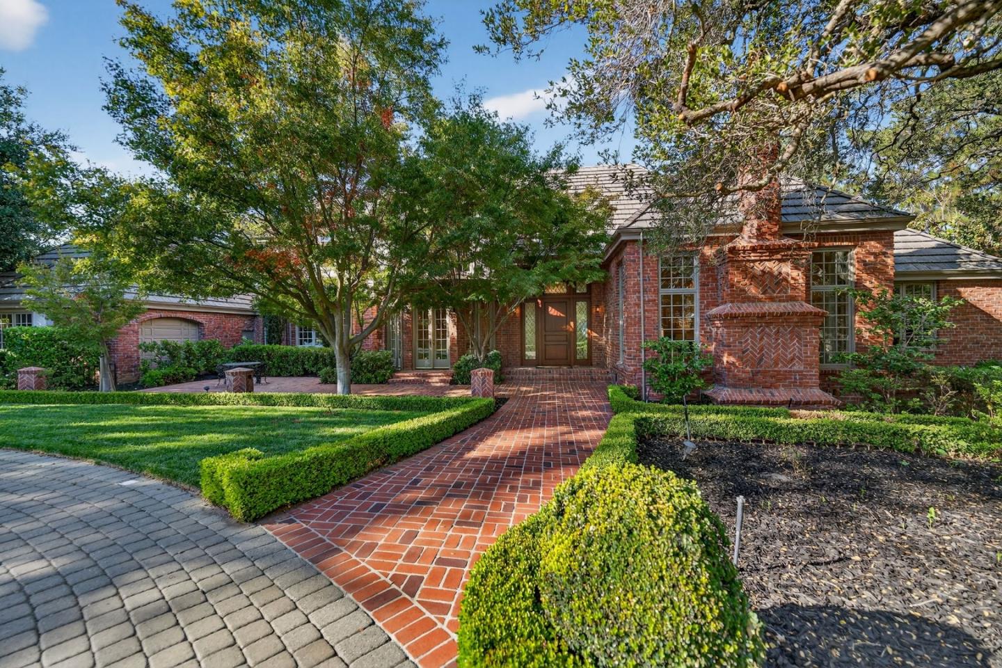 Detail Gallery Image 4 of 37 For 19825 Douglass Ln, Saratoga,  CA 95070 - 4 Beds | 5/1 Baths