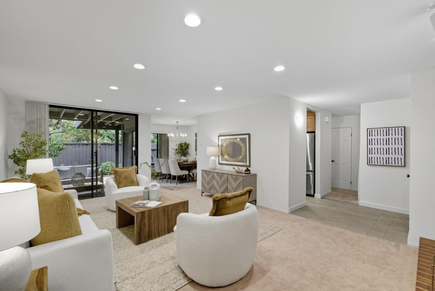 Detail Gallery Image 4 of 30 For 2000 Rock St #7,  Mountain View,  CA 94043 - 2 Beds | 1 Baths