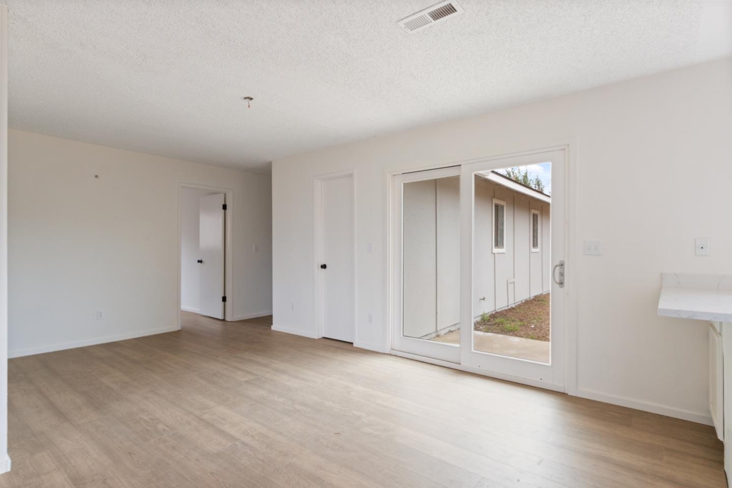 Detail Gallery Image 9 of 18 For 207 San Antonio Dr, Greenfield,  CA 93927 - 4 Beds | 2 Baths