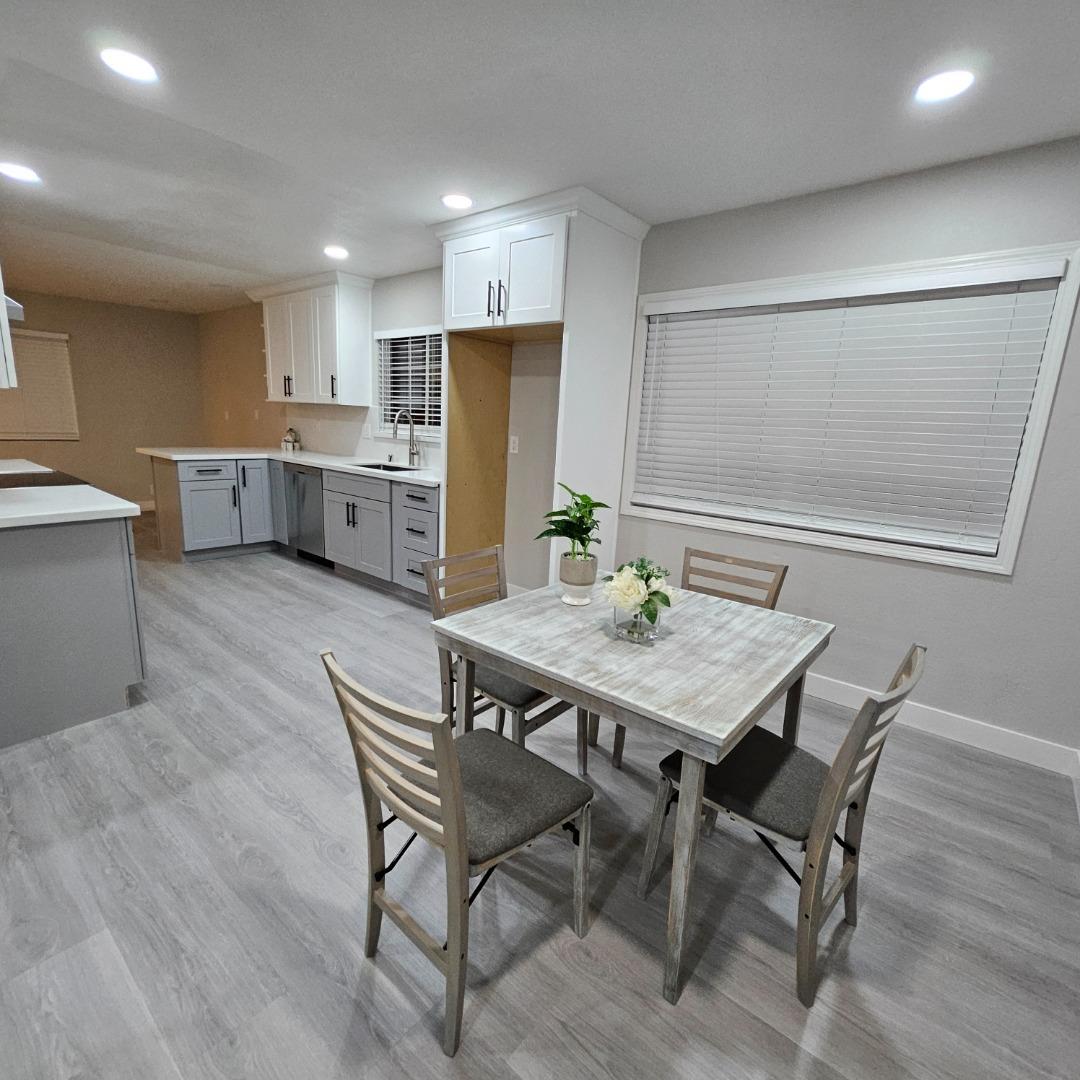 Detail Gallery Image 11 of 60 For 5117 Discovery Ave, San Jose,  CA 95111 - 4 Beds | 3 Baths