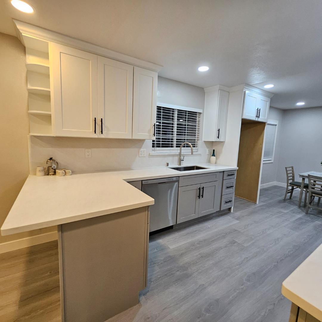 Detail Gallery Image 12 of 60 For 5117 Discovery Ave, San Jose,  CA 95111 - 4 Beds | 3 Baths