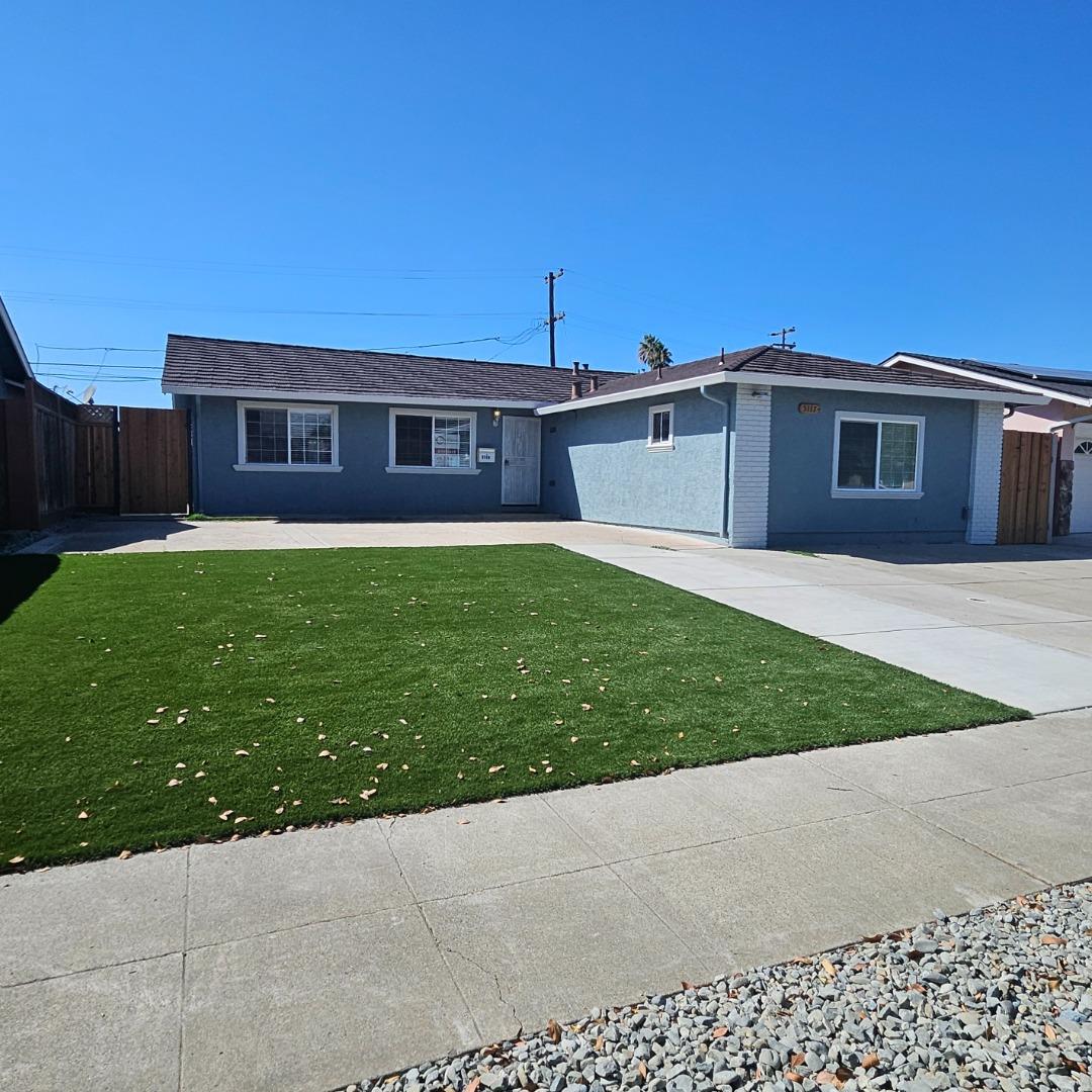 Detail Gallery Image 4 of 60 For 5117 Discovery Ave, San Jose,  CA 95111 - 4 Beds | 3 Baths