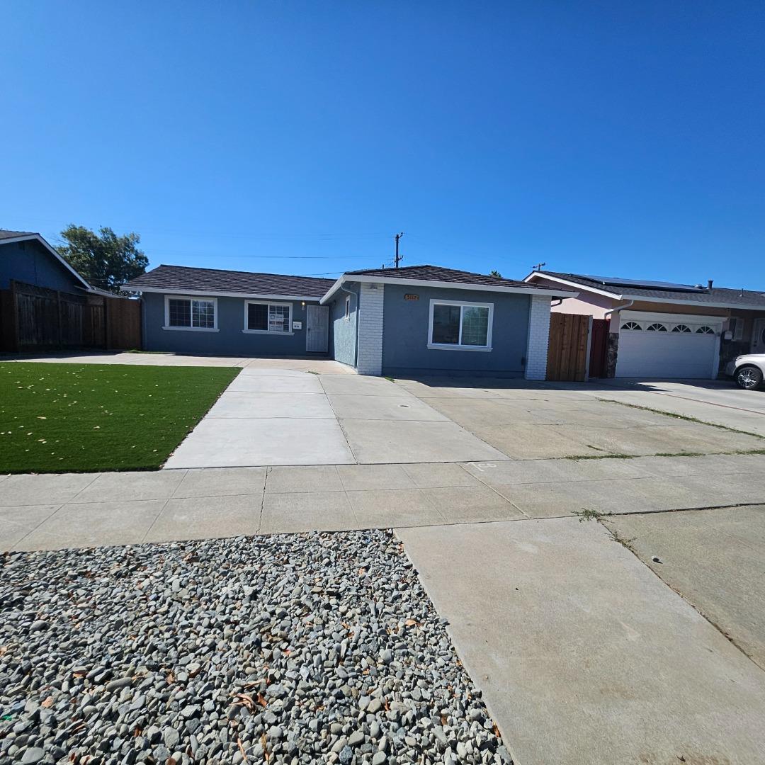 Detail Gallery Image 6 of 60 For 5117 Discovery Ave, San Jose,  CA 95111 - 4 Beds | 3 Baths