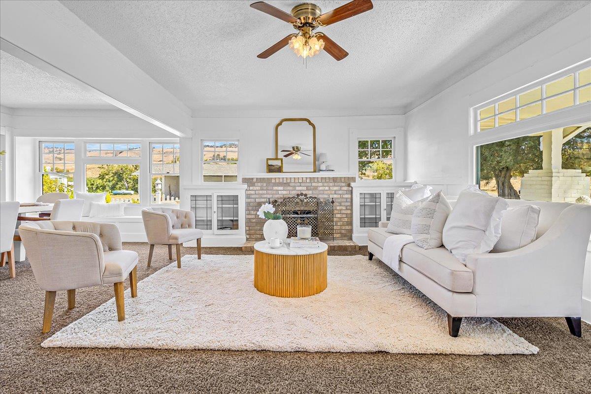 Detail Gallery Image 12 of 67 For 4125 Prunedale Ave, Gilroy,  CA 95020 - 4 Beds | 2 Baths