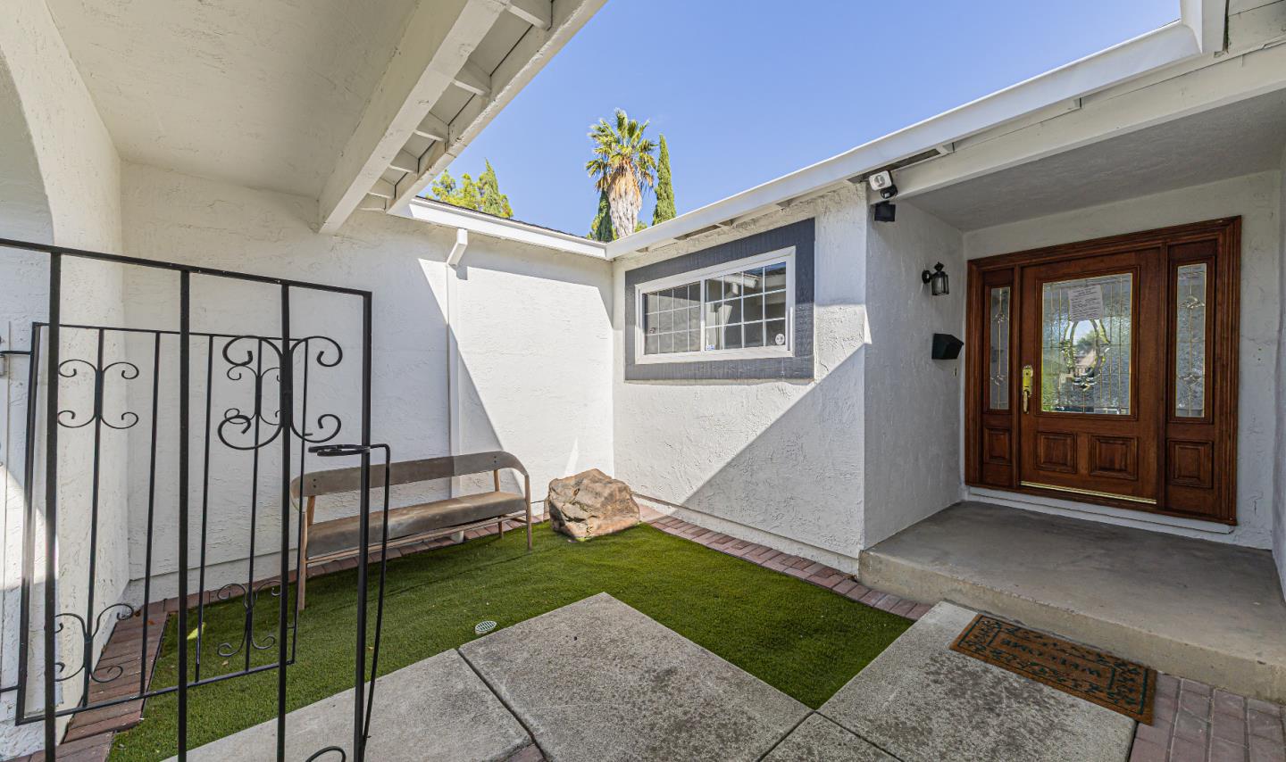 Detail Gallery Image 5 of 25 For 731 Los Huecos Dr, San Jose,  CA 95123 - 4 Beds | 2 Baths