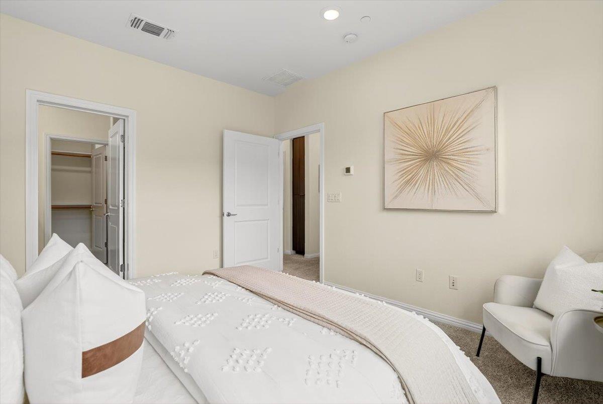 Detail Gallery Image 13 of 31 For 125 Orbit Way, Mountain View,  CA 94043 - 3 Beds | 2/1 Baths