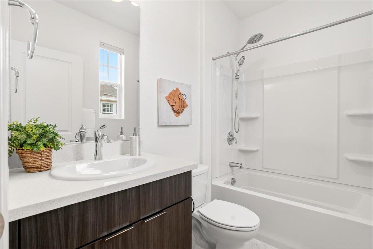 Detail Gallery Image 19 of 31 For 125 Orbit Way, Mountain View,  CA 94043 - 3 Beds | 2/1 Baths