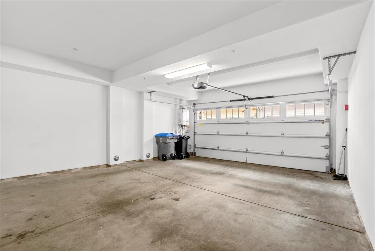 Detail Gallery Image 25 of 31 For 125 Orbit Way, Mountain View,  CA 94043 - 3 Beds | 2/1 Baths